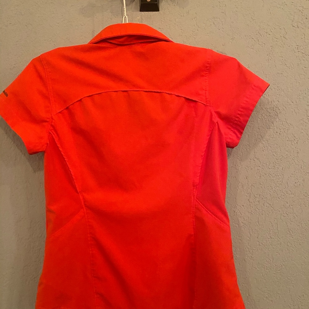 Women’s Columbia Shirt